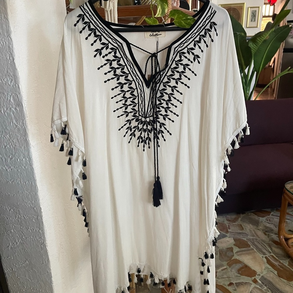 NWT Boho Beach Cover-up with Embroidery & Tassels - Picture 5 of 5